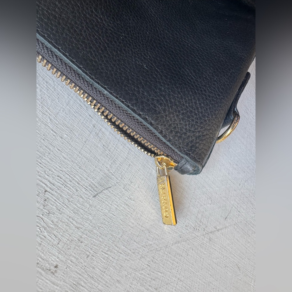 Cuyana Cuyana Leather Zippered Tote in Black Pebbled Leather - Picture 7 of 12